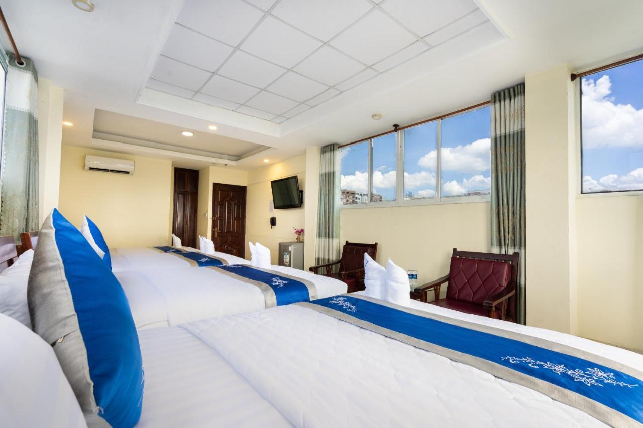 Mai Phuong - Ruby Saigon Hotel Хошимін Екстер'єр фото