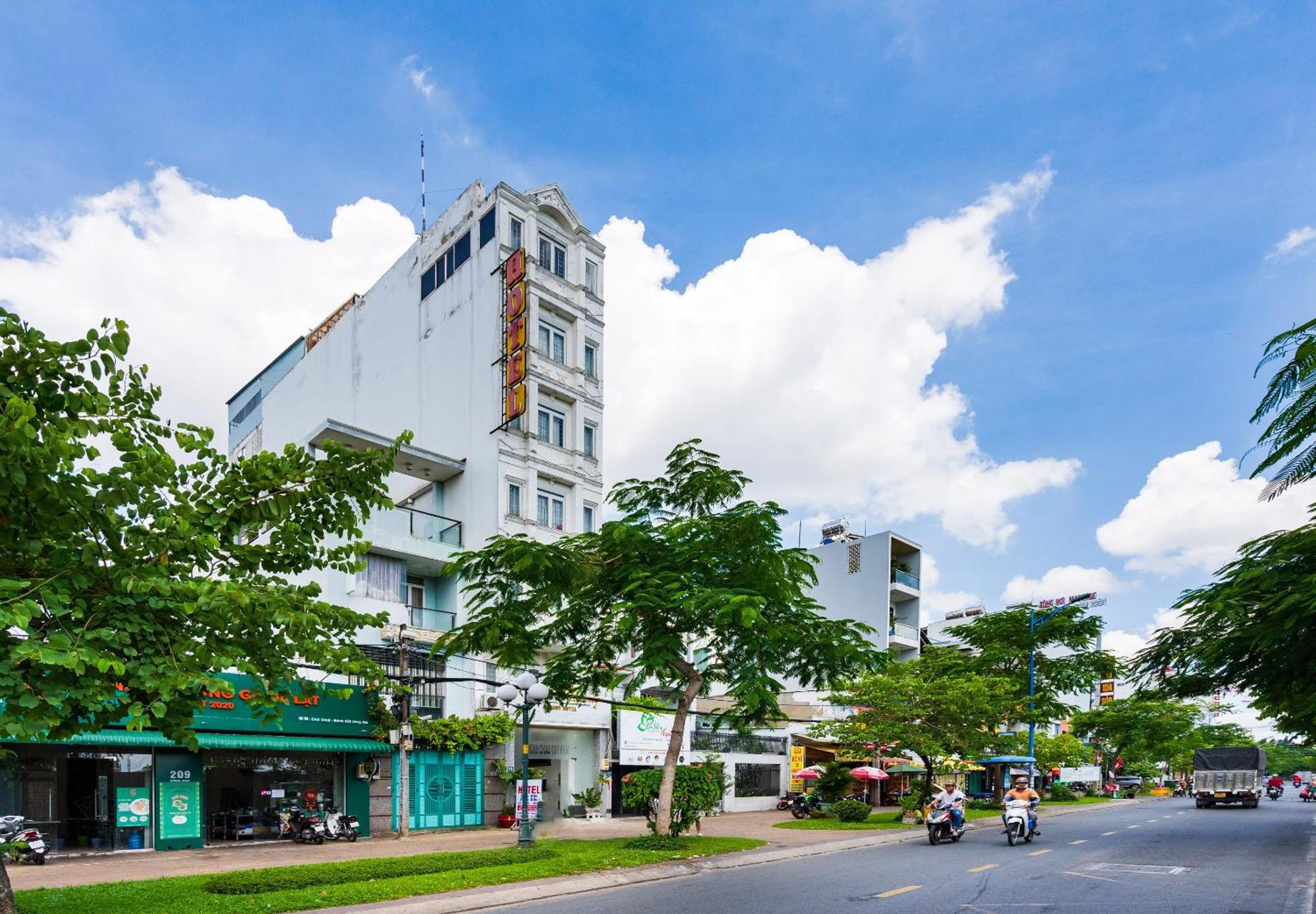 Mai Phuong - Ruby Saigon Hotel Хошимін Екстер'єр фото