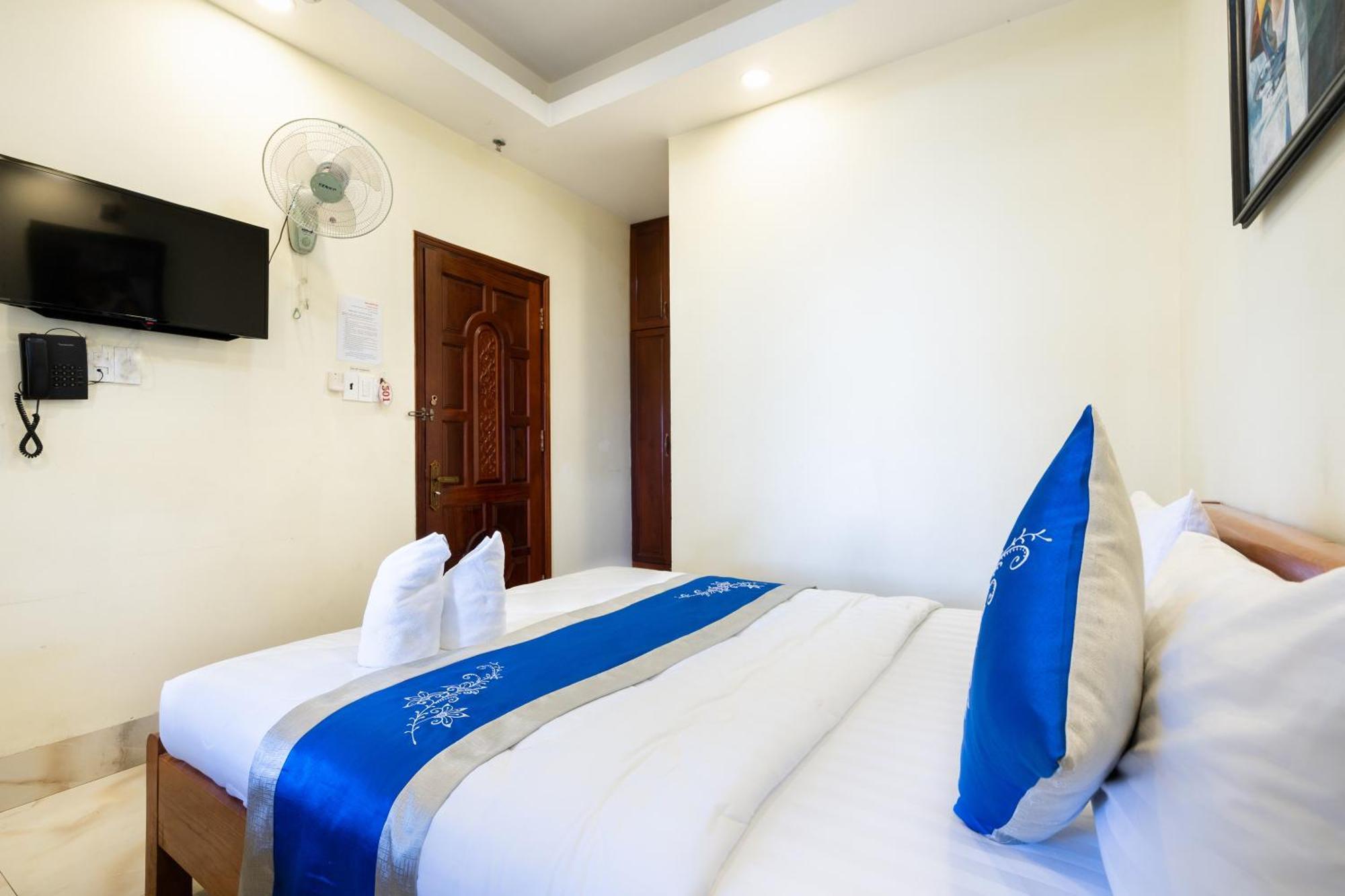 Mai Phuong - Ruby Saigon Hotel Хошимін Екстер'єр фото