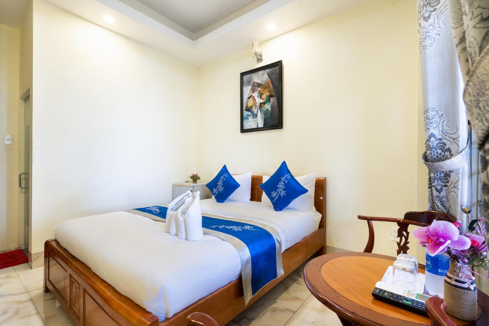 Mai Phuong - Ruby Saigon Hotel Хошимін Екстер'єр фото