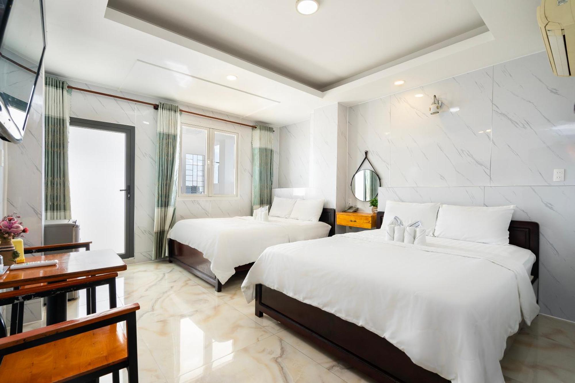 Mai Phuong - Ruby Saigon Hotel Хошимін Екстер'єр фото